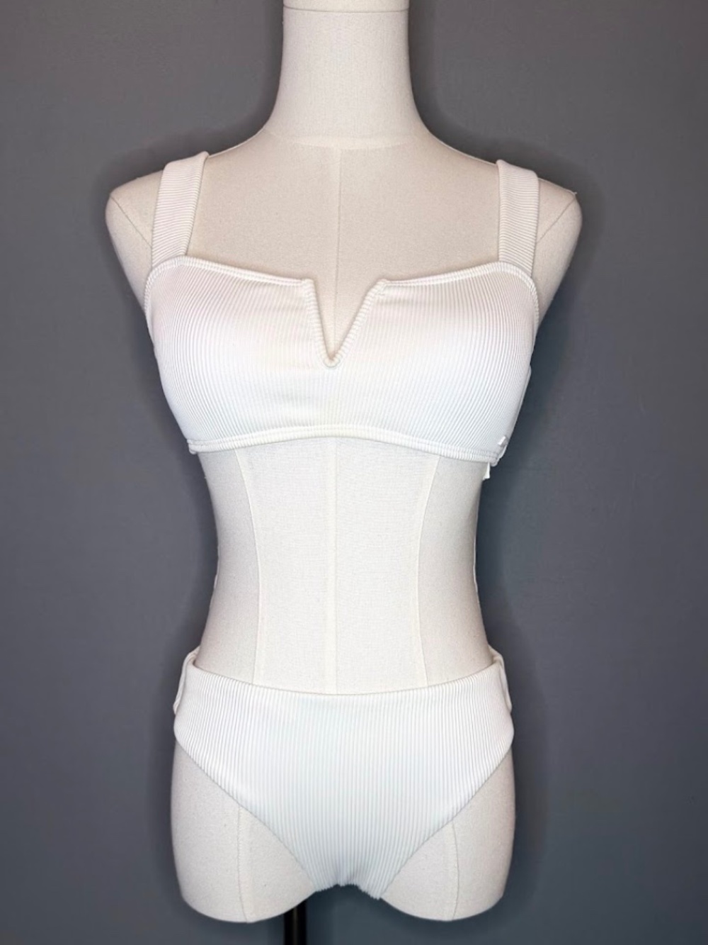 Roxy White Ribbed Bikini Set Size M Textured Swimwear V Wire Bikini
